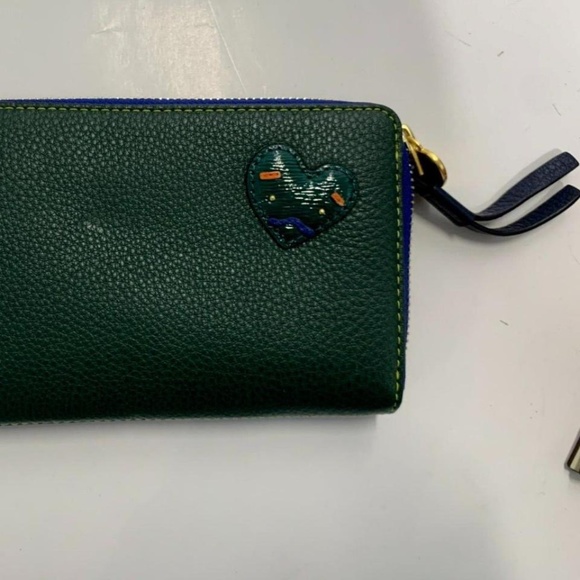 New Tory Burch Perry Patchwork Hearts Continental Wallet - Picture 3 of 3